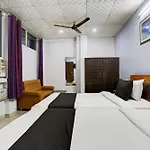 Collection O Hotel Moon Light