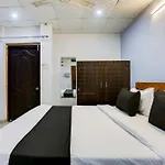 Collection O Hotel Moon Light