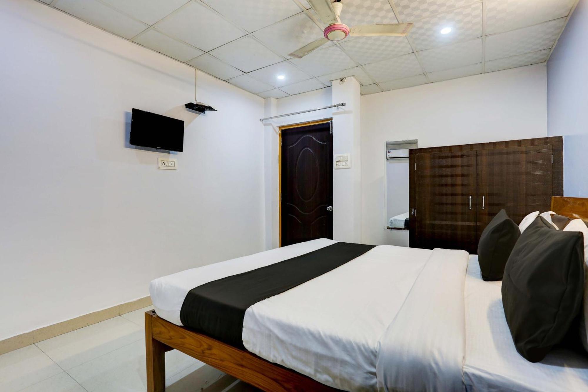 Collection O Moon Light 4* Lucknow