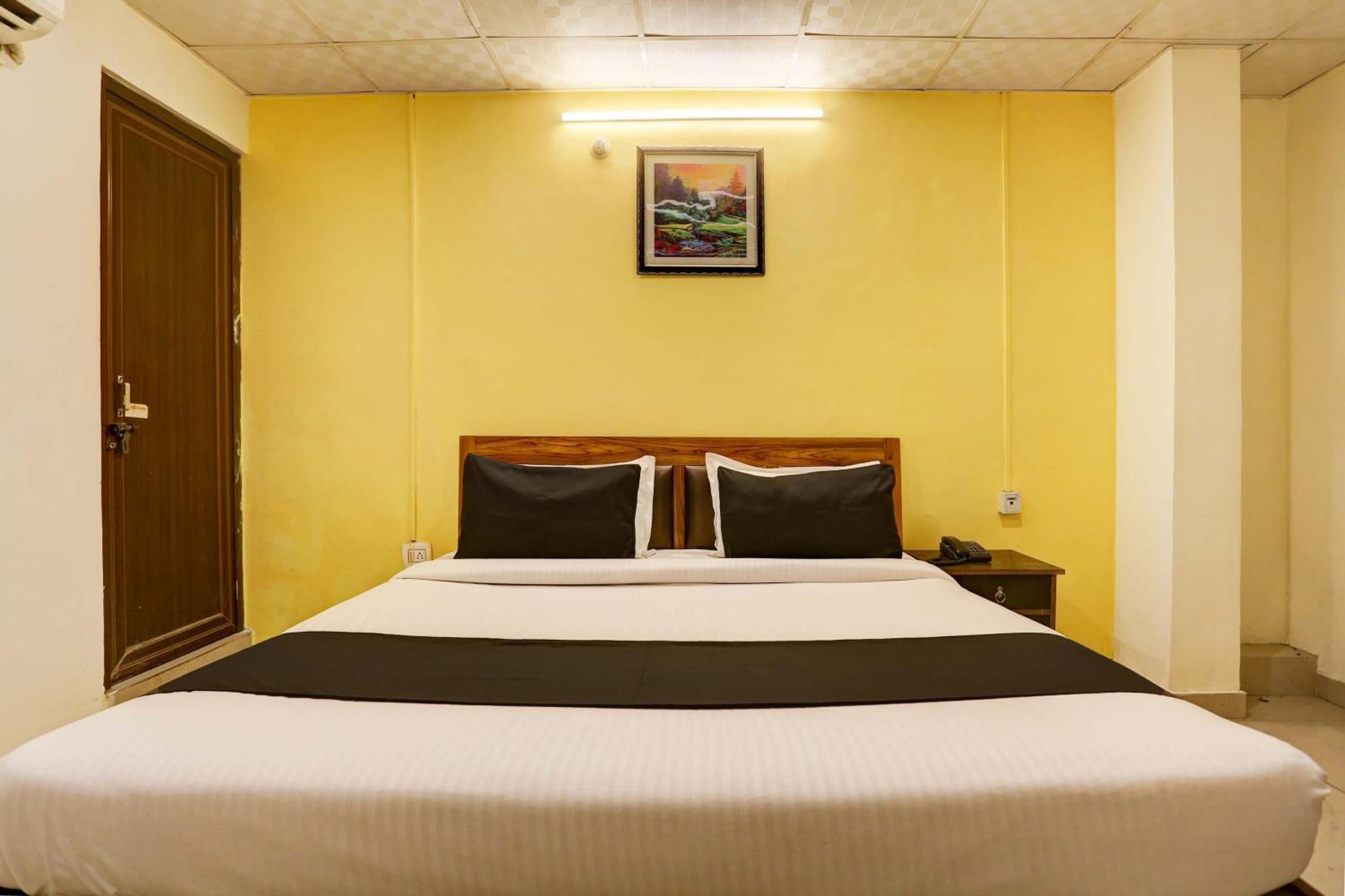 Collection O Moon Light Hotel 4*