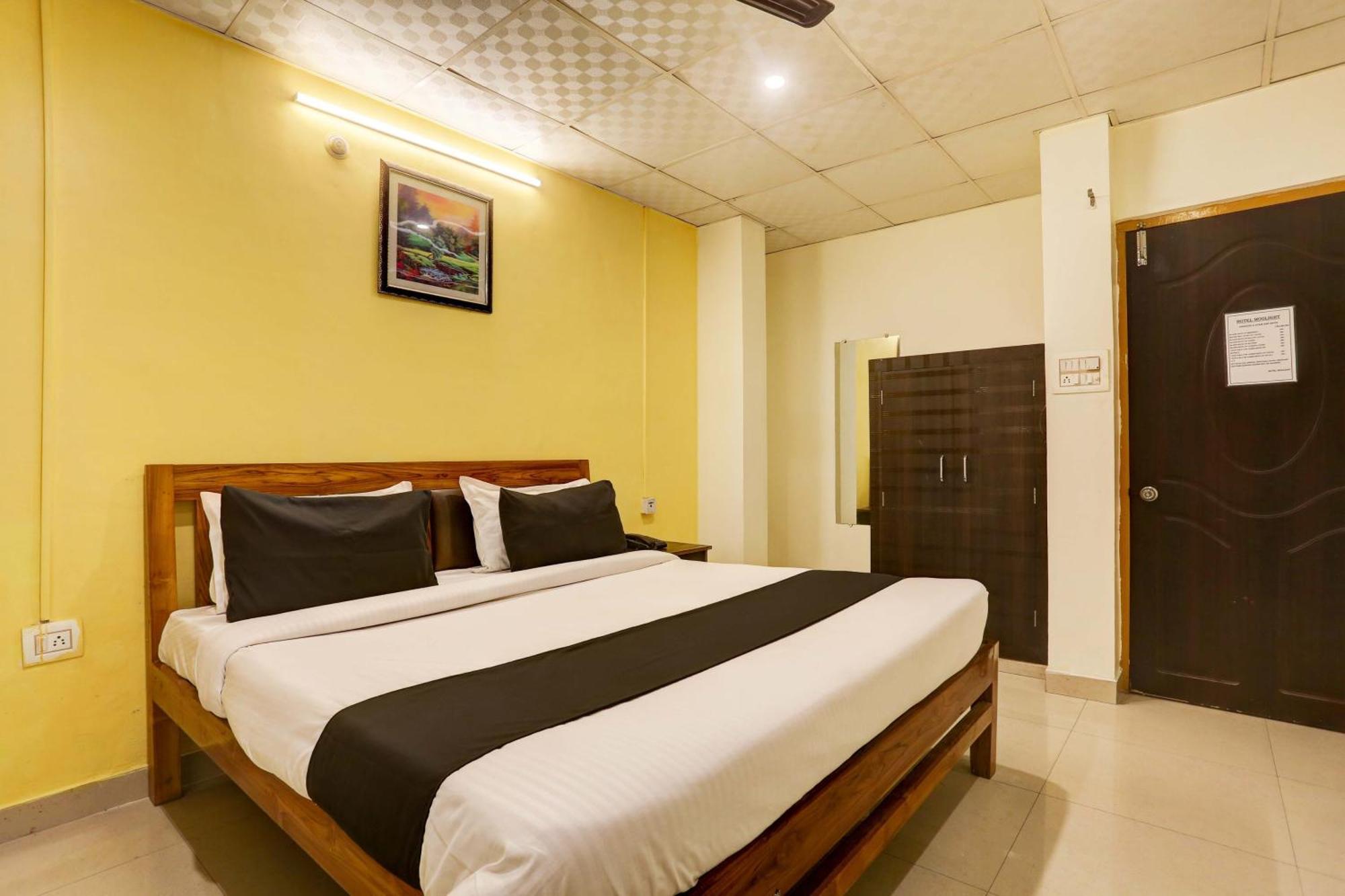 Collection O Moon Light Hotel 4*